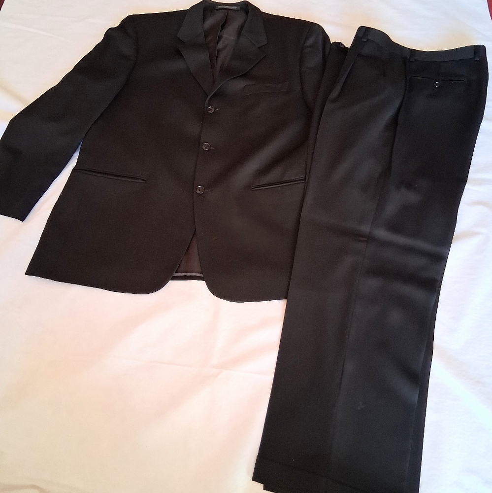Vintage mens black 2 piece suit;  pants and suit coat.